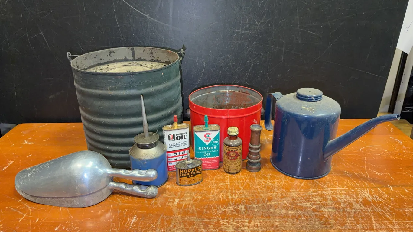 Vintage Household & Utility Collectibles