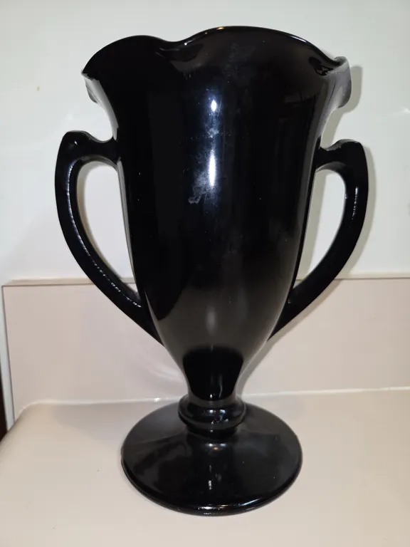 Vintage Art Deco Large L. E. Smith Black Amethyst Glass Trophy DUAL HANDLED VASE