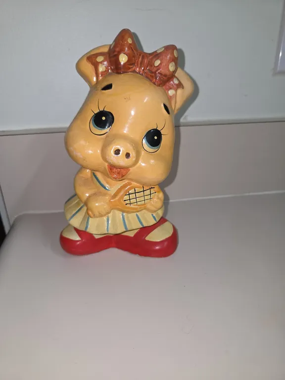 Rare Vintage 1950’s Coin Bank Pig Lady Tennis Outfit Tennis Racket -T10