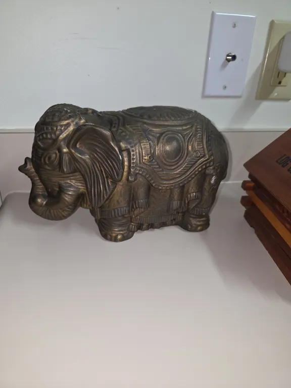 Vintage Arnel's Indian Elephant Hand painted 5 1/2" Figurine Statue