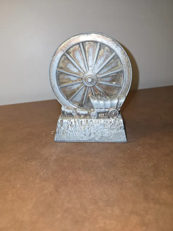 Carriage metal coin bank