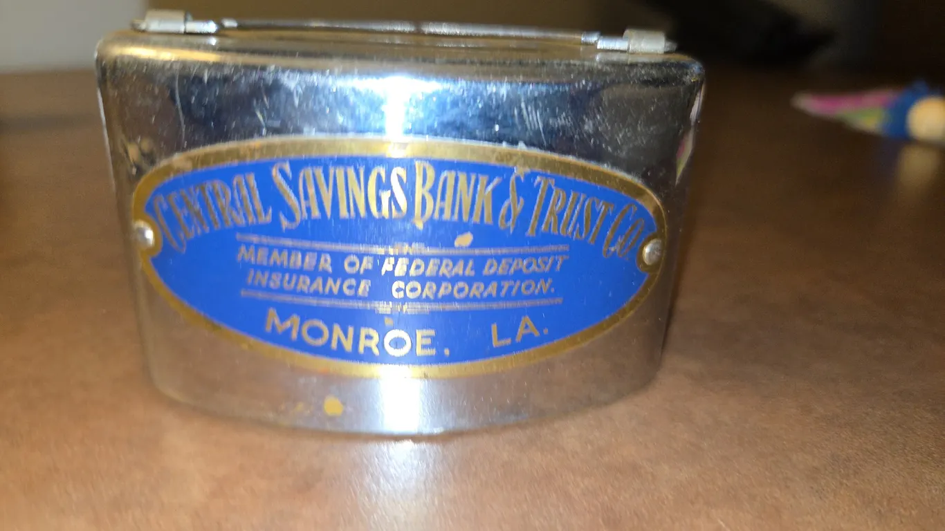 ANTIQUE THE CENTRAL SAVINGS BANK & TRUST MONROE, LA SMALL BRASS SAVINGS BANK no key