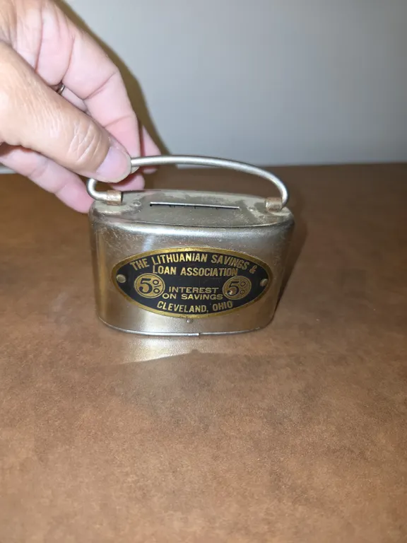 ANTIQUE THE LITHUANIAN SAVINGS & 5% LOAN CO. CLEVELAND, OHIO SMALL BRASS SAVINGS BANK no key