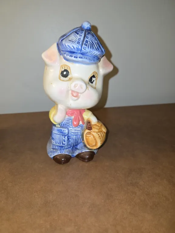 UOGC Piggy Bank - Tiawan