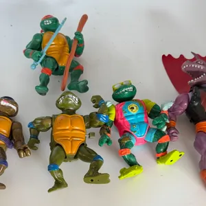 Vintage TMNT Action Figure Lot Teenage Mutant Ninja Turtles Shredder Accessories