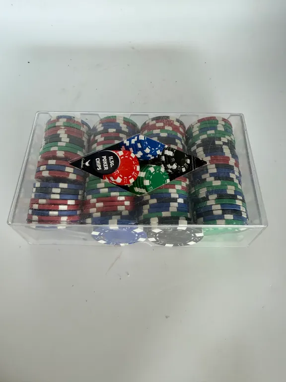 Cardinal Poker Chip Set Red Blue Green Black White Casino Chips Case