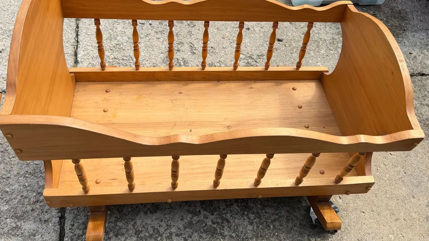 Vintage Wood Magazine Rack Canterbury Stand Spindle Sides 32” Farmhouse