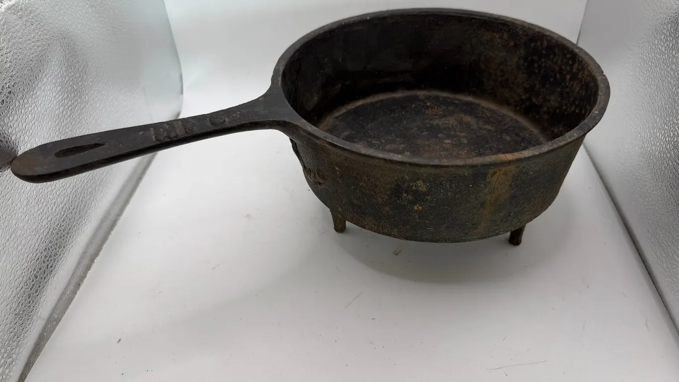 Vintage Cast Iron 3-Leg Skillet Spider Frying Pan 10” Primitive Cookware