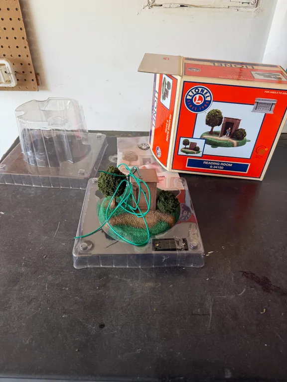 Lionel Reading Room Model Railroad Accessory 6-34150 w/ Original Box
