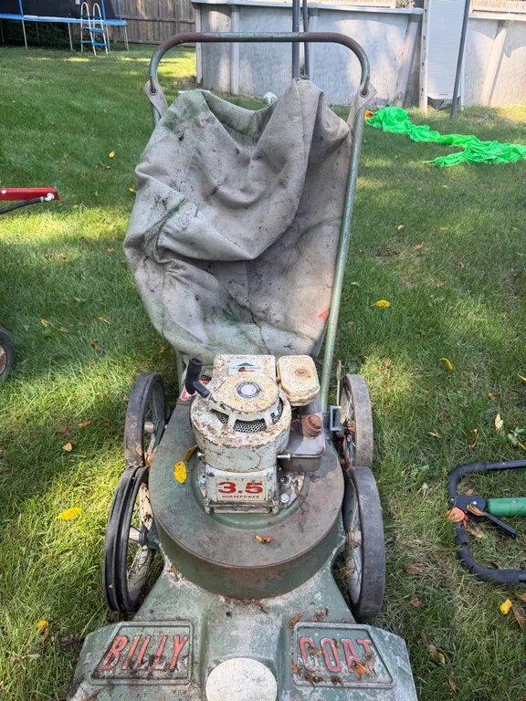 Vintage Billy Goat 3.5 HP Walk-Behind Lawn Leaf Vacuum