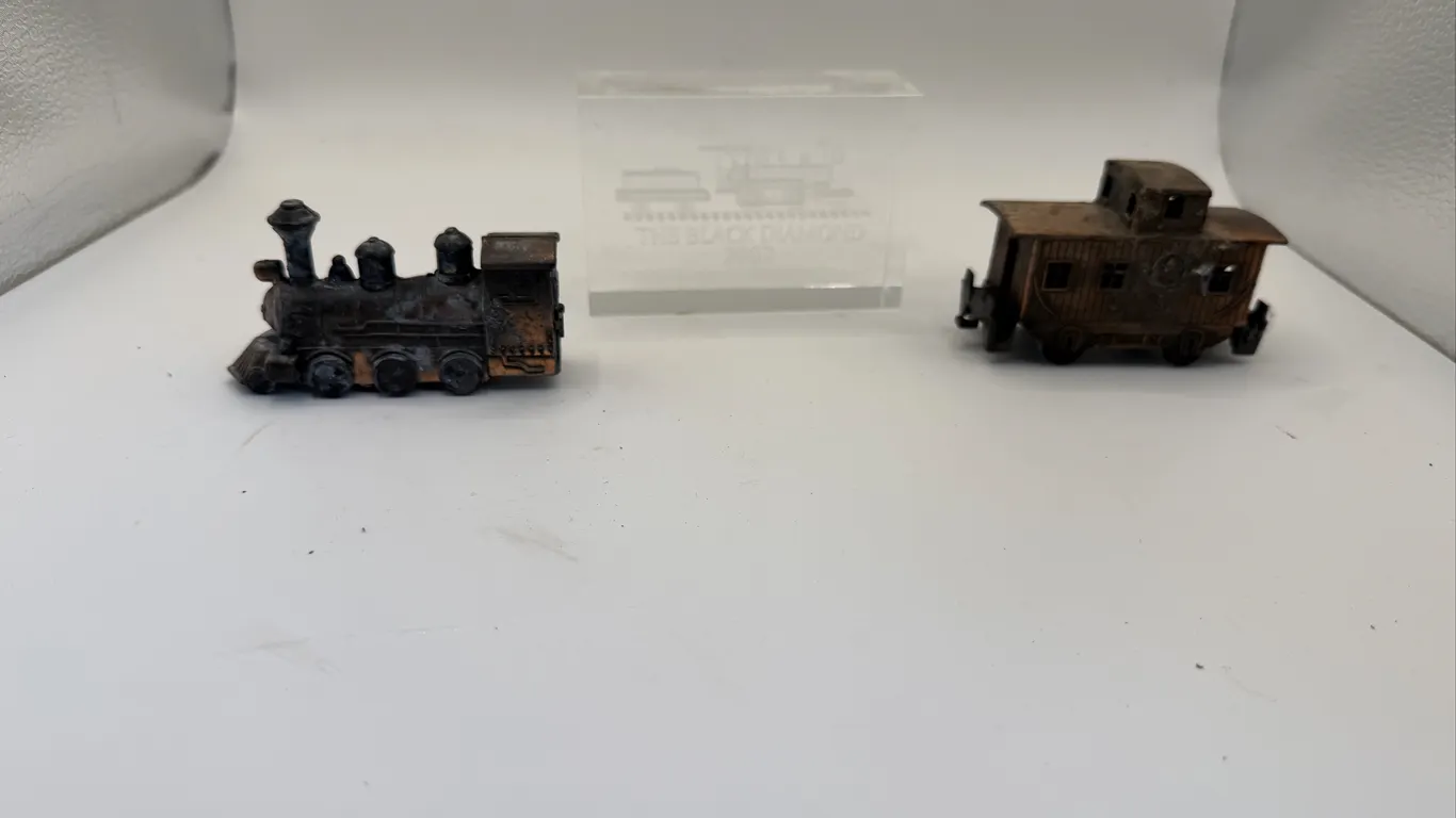 Vintage Die-Cast Metal Train Miniatures pencil sharpeners & "The Black Diamond 2002" Crystal Glass P
