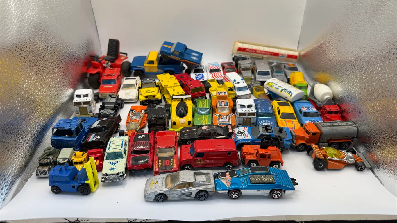 Large Vintage Diecast Car Lot Hot Wheels Matchbox Ferrari Trucks Race Cars