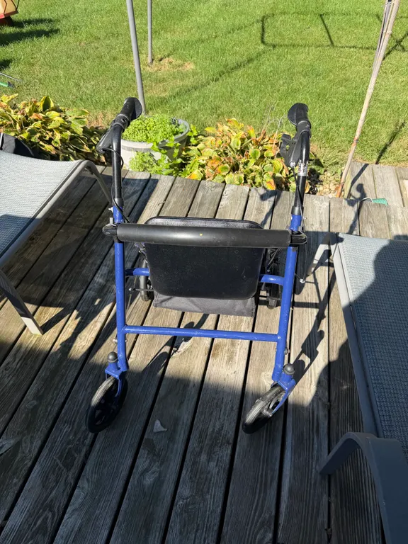 Drive Medical Blue 4 Wheel Rollator Walker w/ Seat Backrest & Hand Brakes
