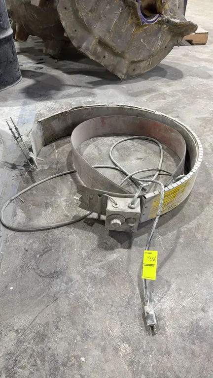 Expo Engineered Wrap-It-Heat drum heater band. Features an adjustable thermostatic temperature control dial, dual indicator lights, spring latch closu