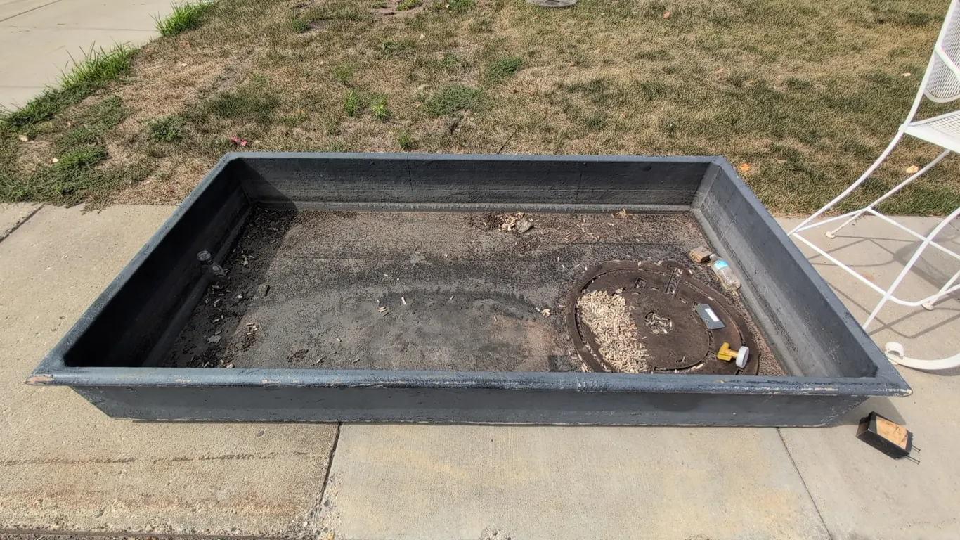 98"x51"x13" Fiberglass bin