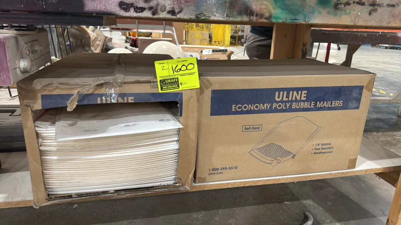 Uline economy poly bubble mailers. Includes (1) case of #4 white mailers (model S-22946, 9 1/2" x 14 1/2") and (1) open dispenser box of #5 mailers (m