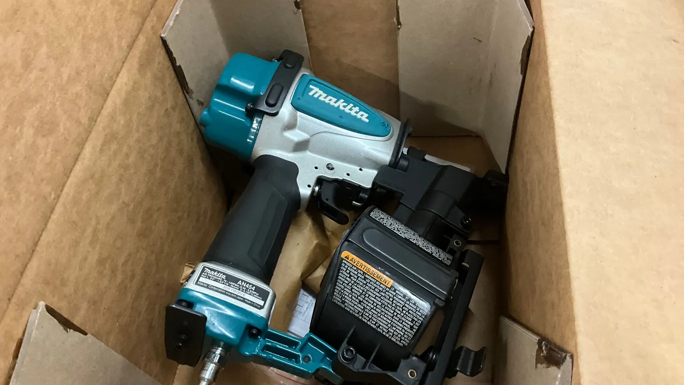 MAKITA AN454 RECONDITIONED 1-3/4” ROOFING COIL NAILER