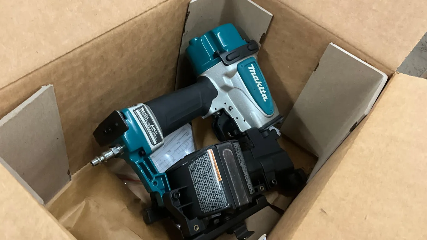 MAKITA AN454 RECONDITIONED 1-3/4” ROOFING COIL NAILER
