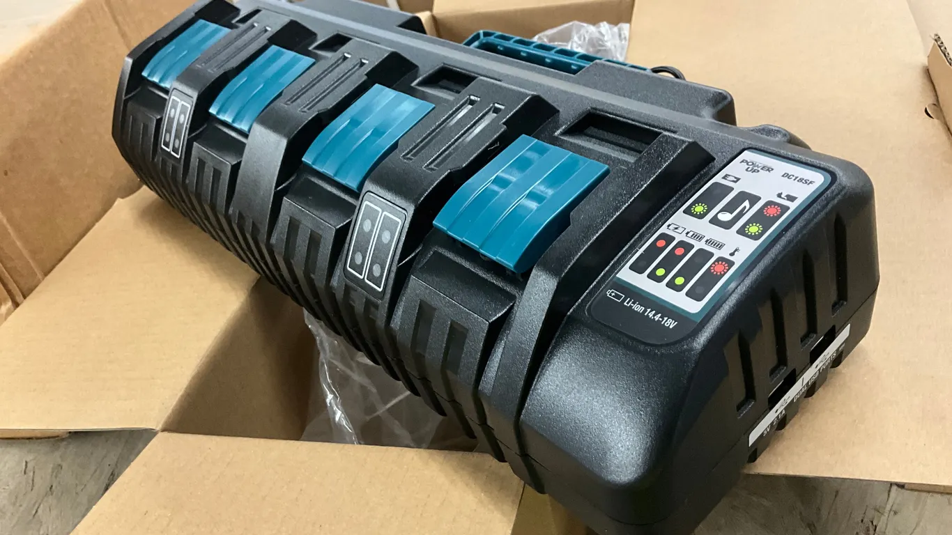 UNUSED POWER UP DC18SF LI-ION 14.4-18V 4 SLOT BATTERY CHARGER