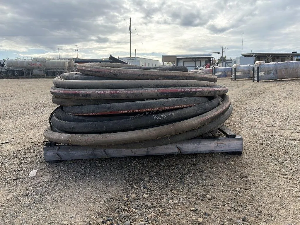 Pallet with Hydraulic Hose