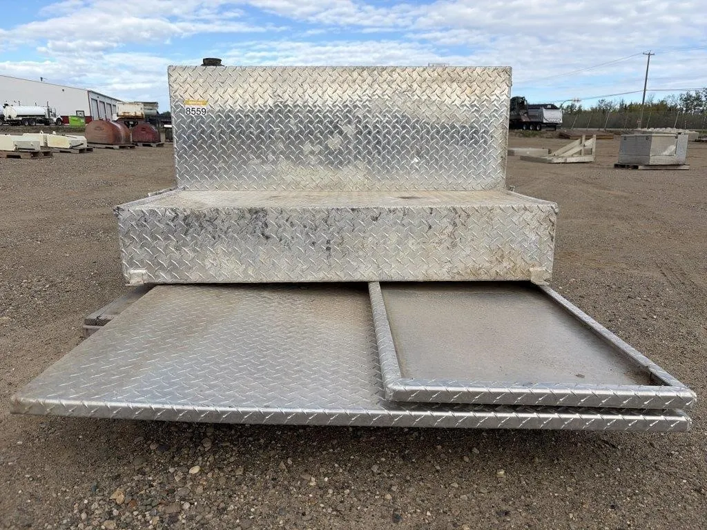 Two Fuel Tanks, One Toolbox & Aluminum Box Cover