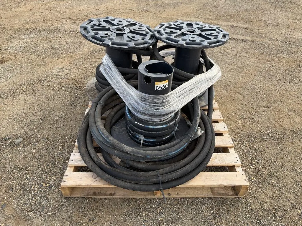 Pallet with Hydraulic Hose