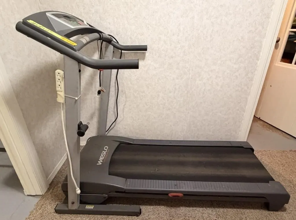Treadmill with 25 Dumbbell