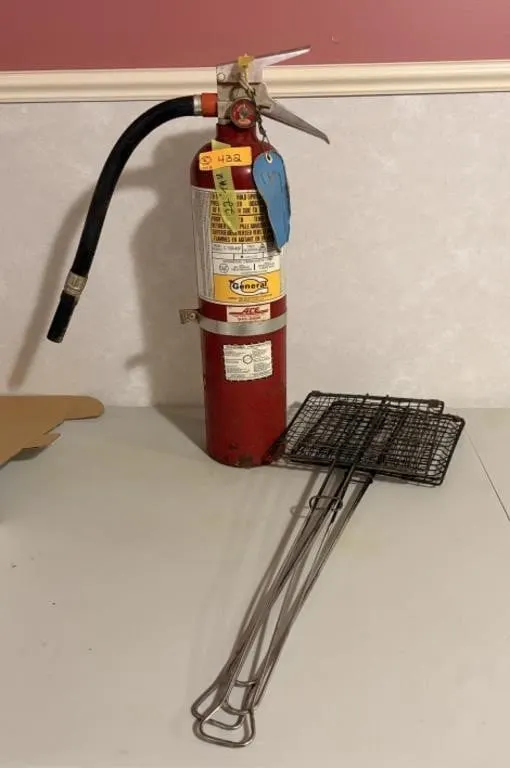 Fire Extinguisher w/ Fire Cooking Utensils