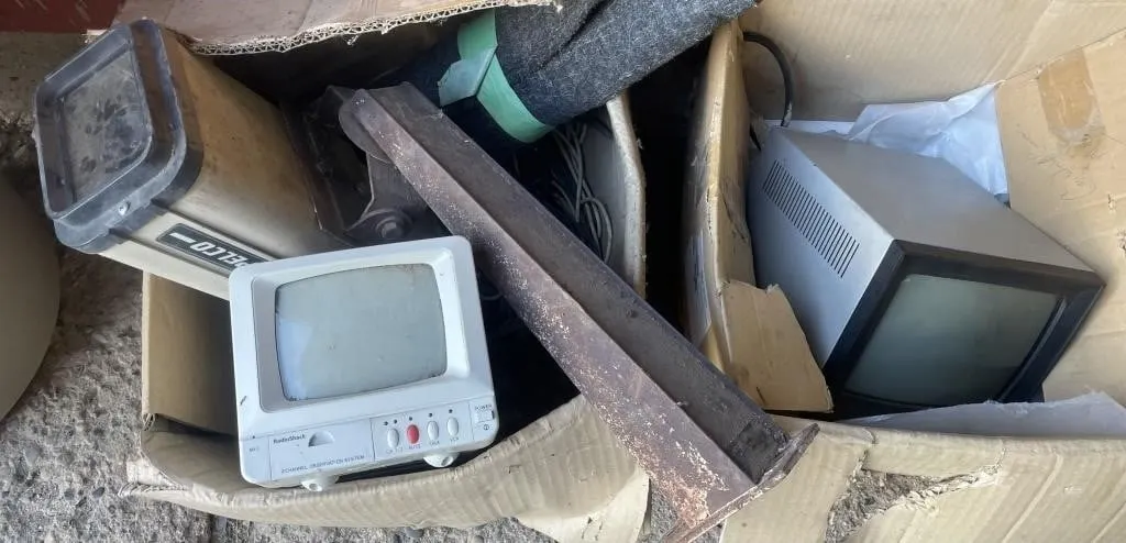 Pelt security system with Radio Shack observation