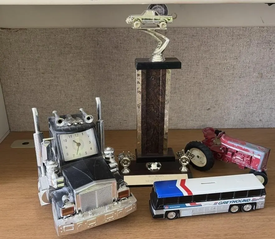 Grey Hound Model, International Tractor, Truck