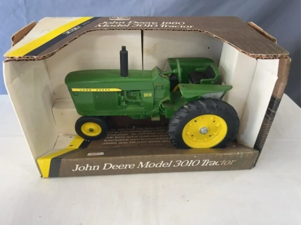 JD 3010 Tractor 1:16 Scale