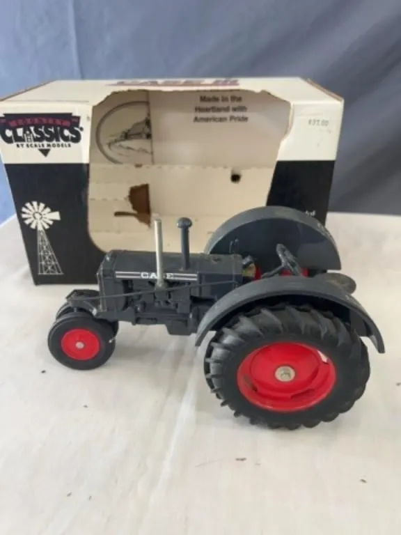 Case IH Trator 1:16 Scale