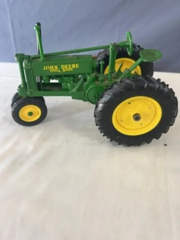 JD 1949/1954 Model R Tractor 1:16 Scale