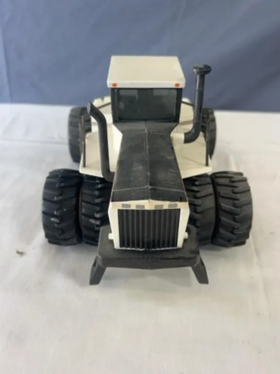 Big Bud 500 Power Shift Tractor 1:16 Scale