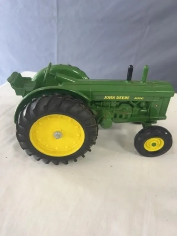 JD R Diesel 1:16 Scale