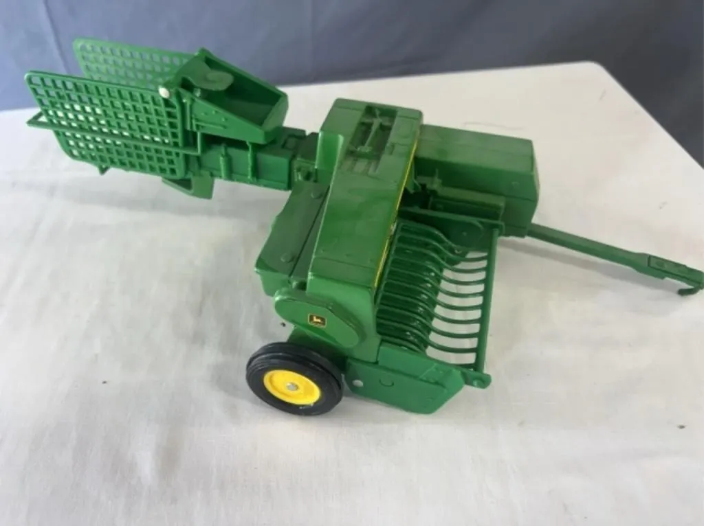 JD 348 Bailer 1:16 Scale