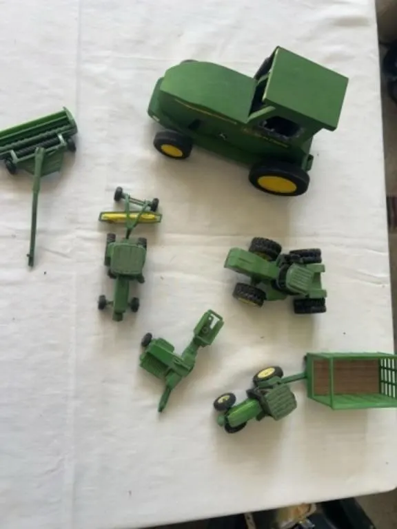 JD Mini Tractors, Baler, Rake, Wagon, Wooden Tract