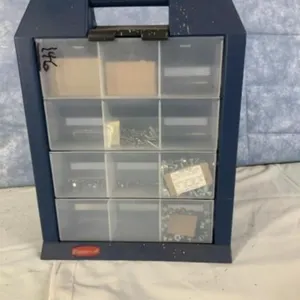 Rubbermade Container w/Nuts & Bolts