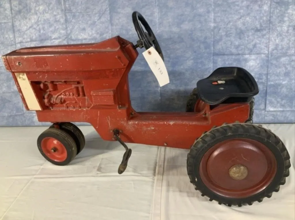 International Model 404 Pedal Tractor ERTL