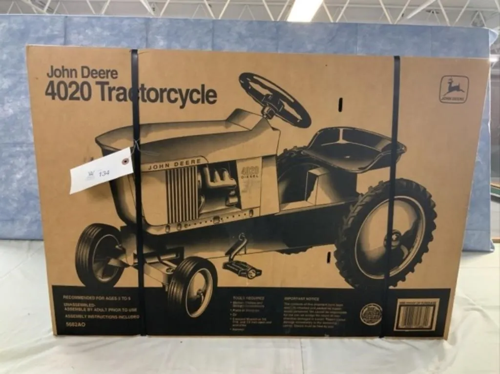 JD 4020 Pedal Tractor NIB
