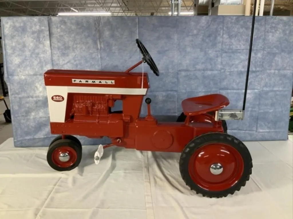 Farmall 560 by Eska Pedal Tractor w/ IH Umbrella