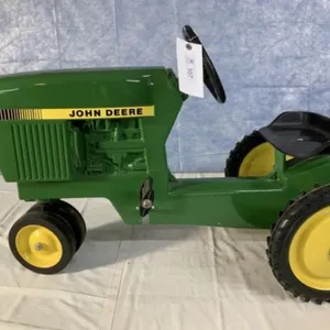 JD 30 Series Pedal Tractor
