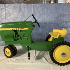 JD  30 Series Model 520 Pedal Tractor