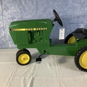 JD 40 Series Model 5240 Pedal Tractor