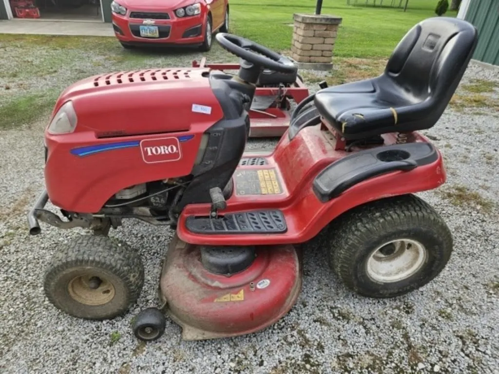 Toro LX468 Lawn Tractor/Mower