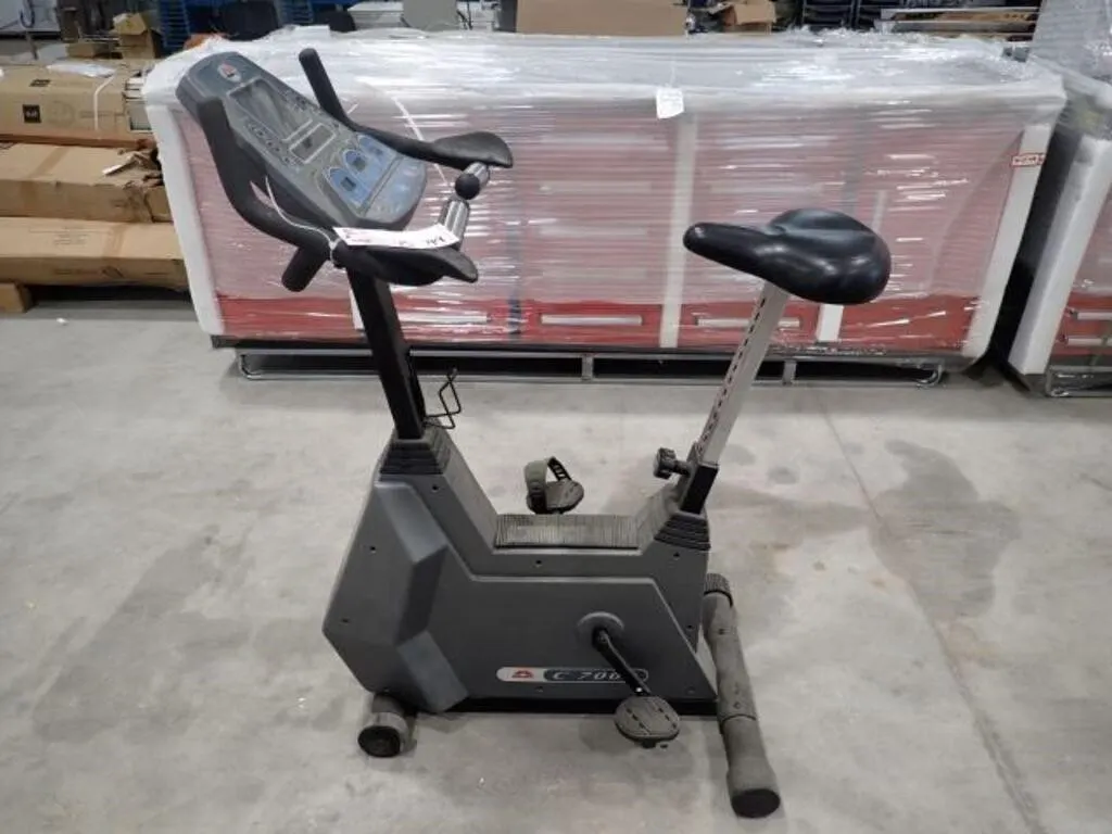 Johnson C7000 Exercise Bike