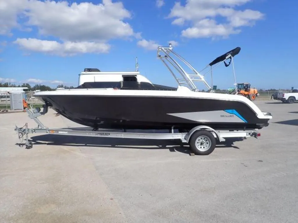 NEW NON CURRENT 2022 Sealver 21 Ft Waveboat YXJ300