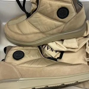Canada Goose Winter Womens size 12 boots