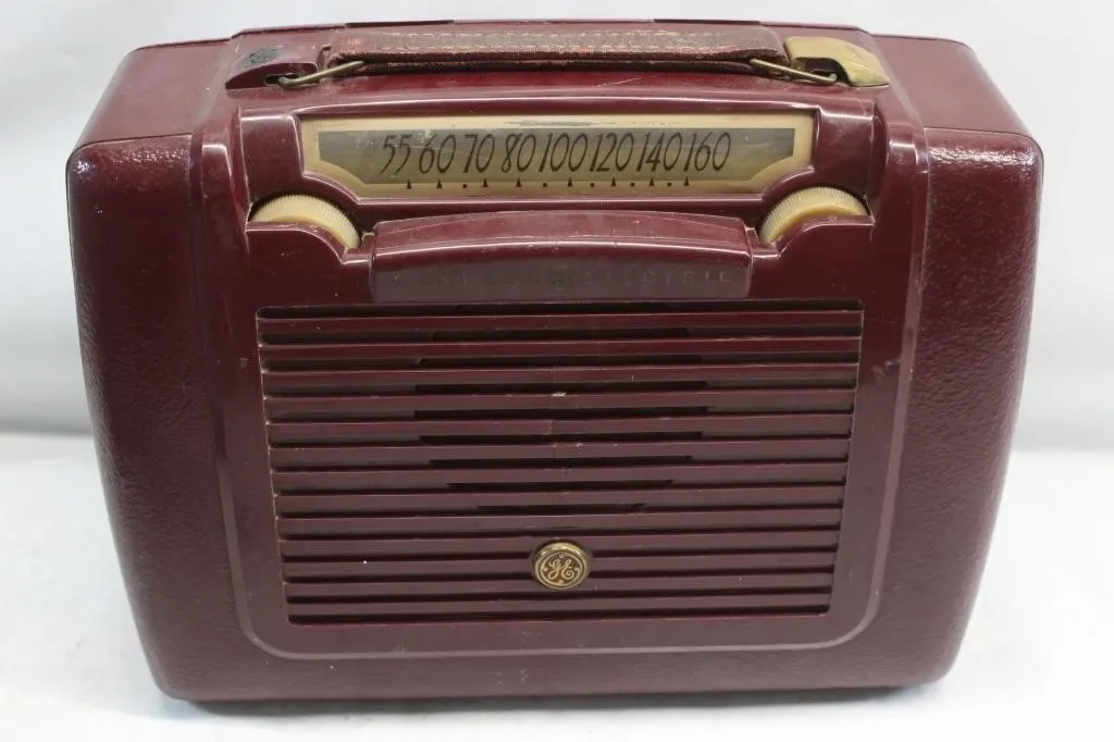 General Electric Vintage Maroon Portable Tube