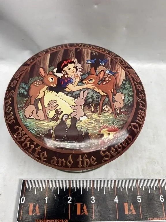 Disney Snow White & Seven Dwarfs Tin Container
